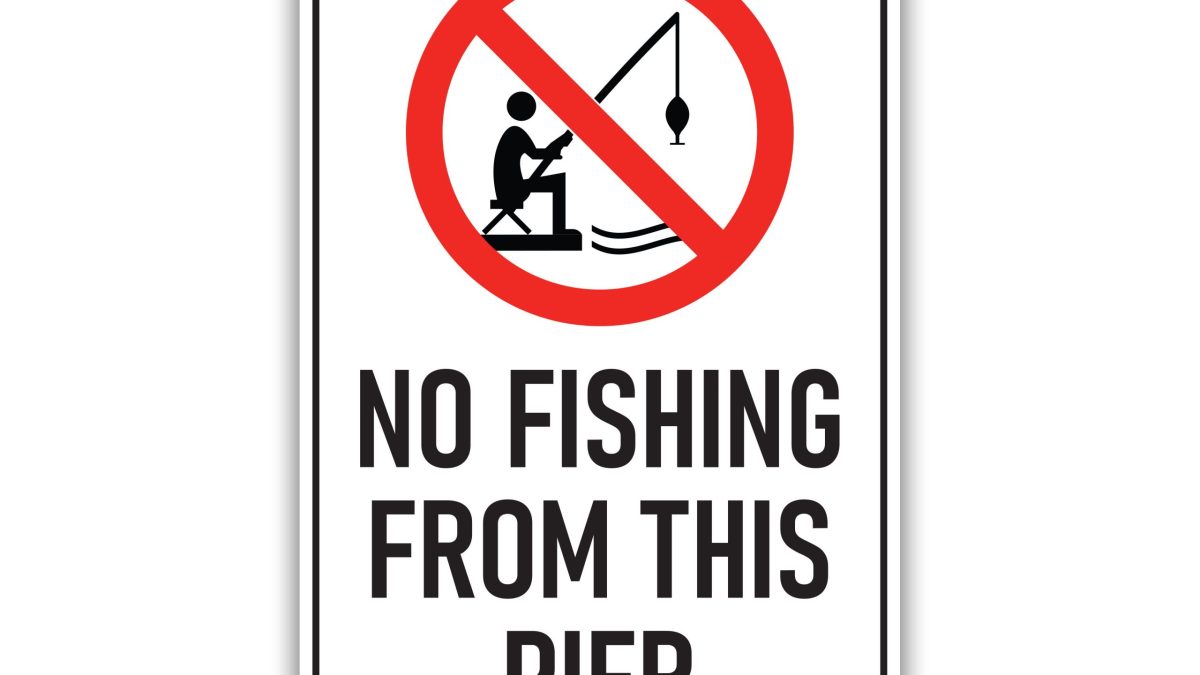Danger of death and no fishing sign, Stock Video